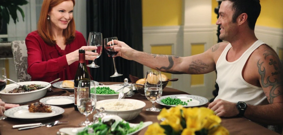 Кадры Отчаянные домохозяйки 7 сезон 11 эпизод