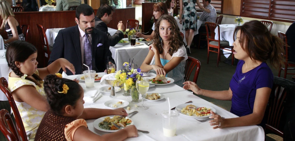 Кадры Отчаянные домохозяйки 6 сезон 3 эпизод