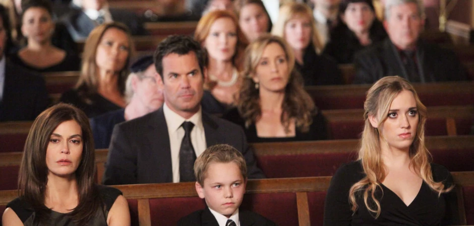 Кадры Отчаянные домохозяйки 8 сезон 17 эпизод