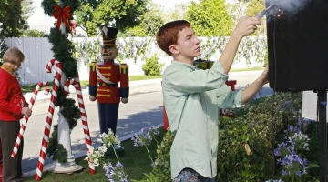 Кадры Отчаянные домохозяйки 6 сезон 10 эпизод