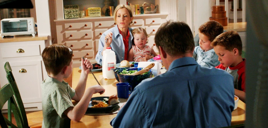 Кадры Отчаянные домохозяйки 2 сезон 17 эпизод